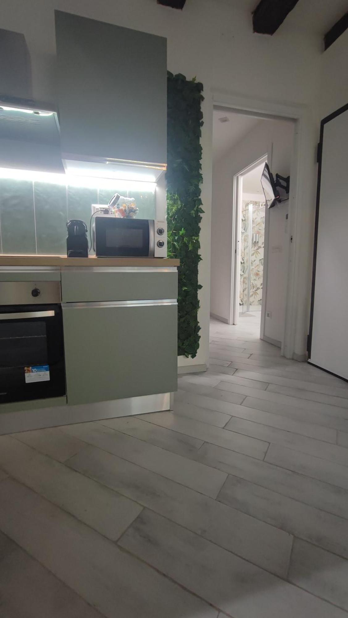 Sagegreən Flat * Genua